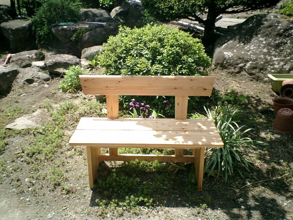 bench01.jpg